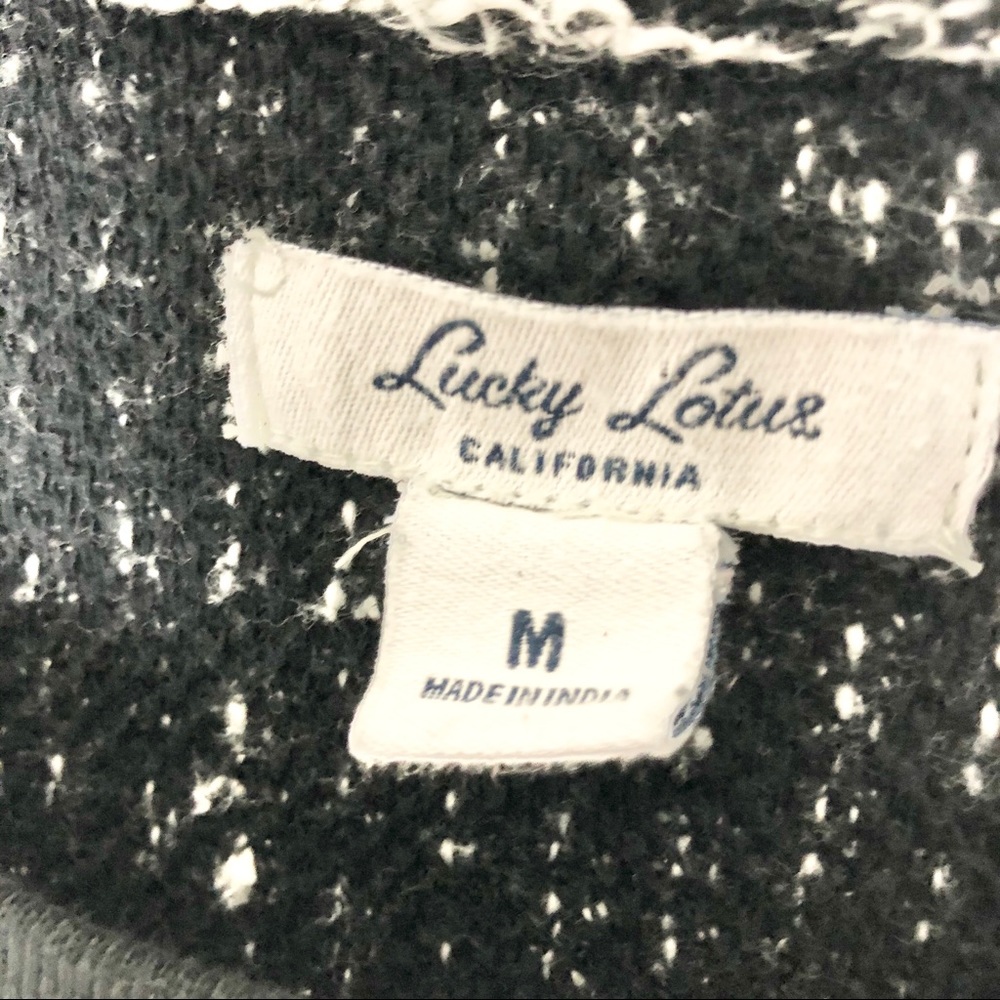 Lucky Lotus Oversized Black White LS Sweater M - Picture 4 of 6